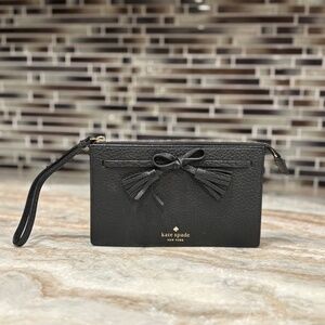 Kate Spade Hayes Street Leila Black Leather Wristlet